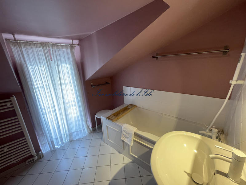 Maison - 253 m² - 13 pièces