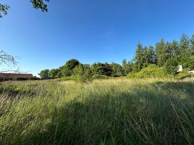 Terrain constructible - 1 834 m²