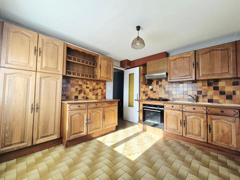 Maison - 184 m² - 7 pièces