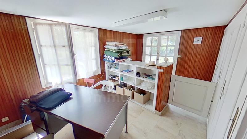 Propriété - 250 m² - 10 pièces