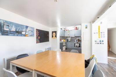 Maison - 185 m² - 13 pièces