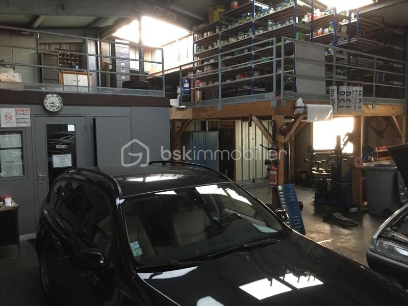 Local commercial - 200 m² - 3 pièces