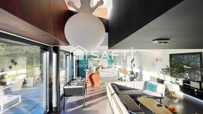 Maison - 210 m² - 5 pièces