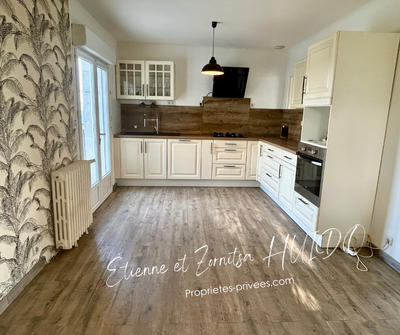 Maison - 93 m² - 6 pièces