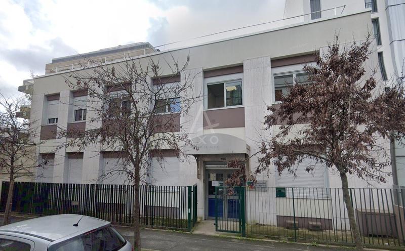 Immeuble de bureaux - 681 m²
