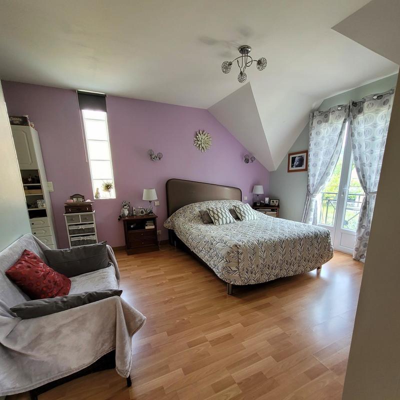 Maison - 250 m² - 8 pièces