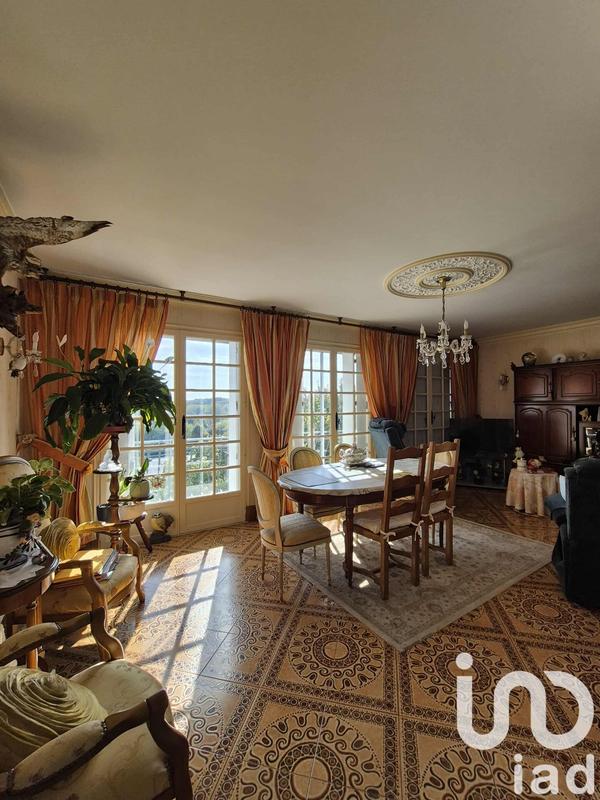 Maison - 157 m² - 8 pièces