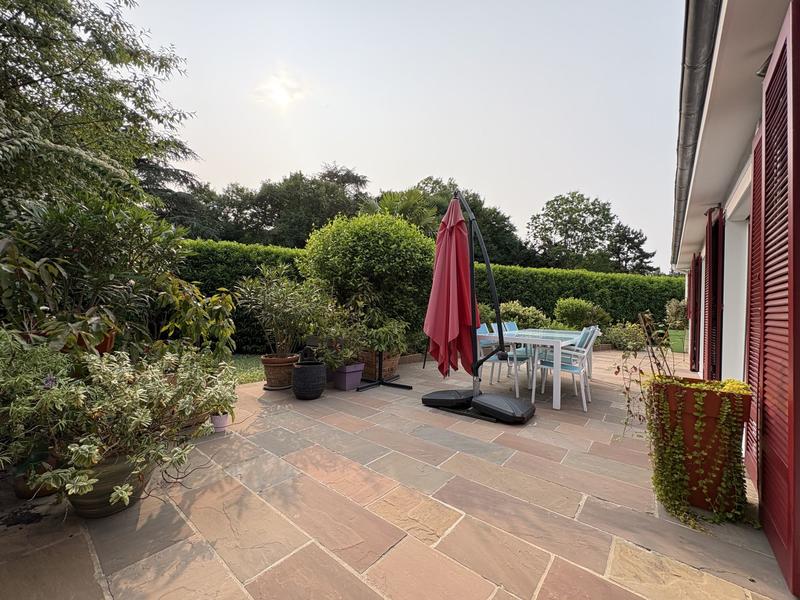 Maison traditionnelle - 226 m² - 8 pièces