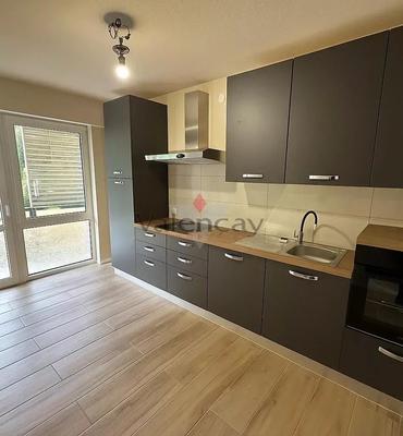 Appartement - 75 m² - 4 pièces