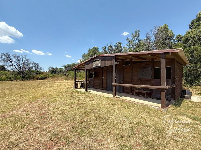 Mas - 419 m² - 9 pièces