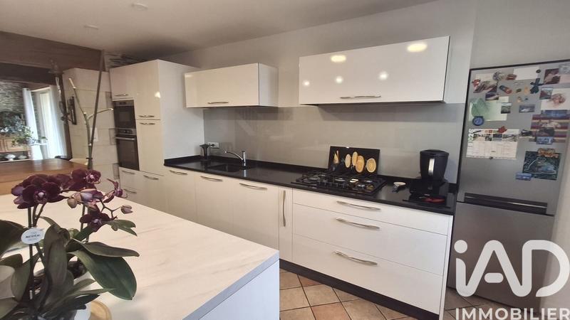 Maison - 270 m² - 11 pièces