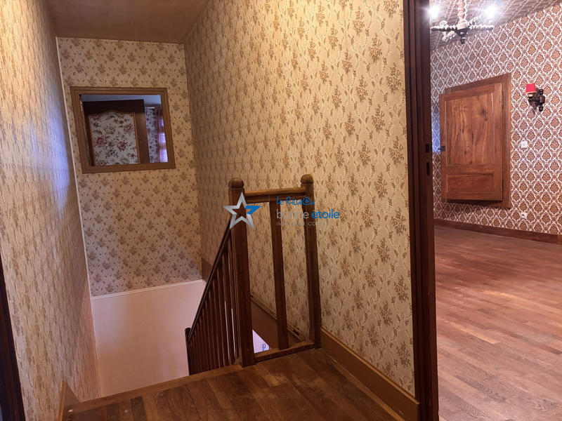 Maison - 193 m² - 8 pièces