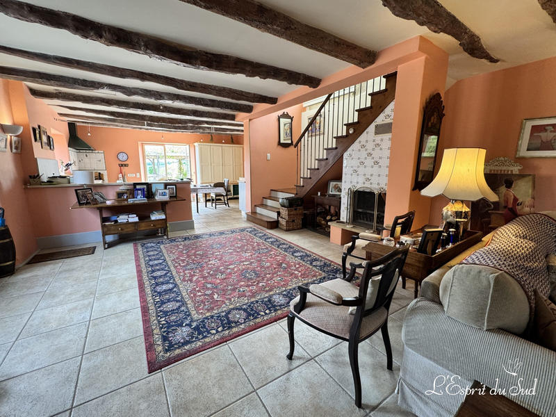 Maison - 325 m² - 16 pièces