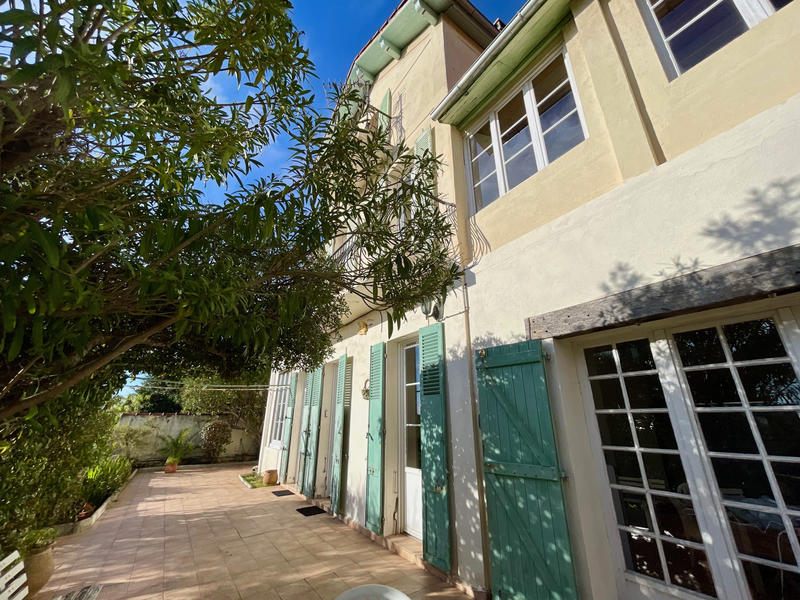 Maison - 200 m² - 4 pièces