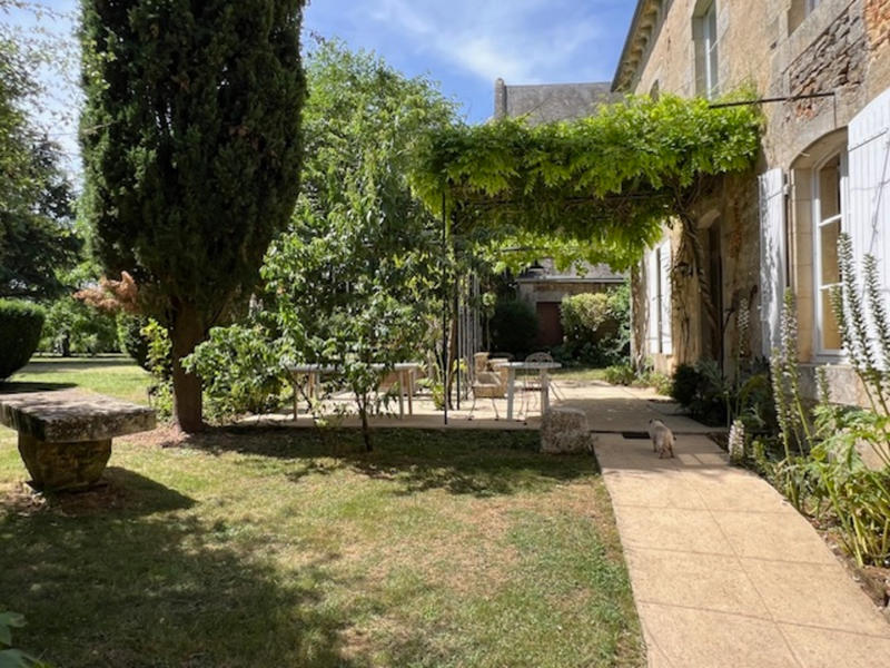 Maison - 235 m² - 7 pièces
