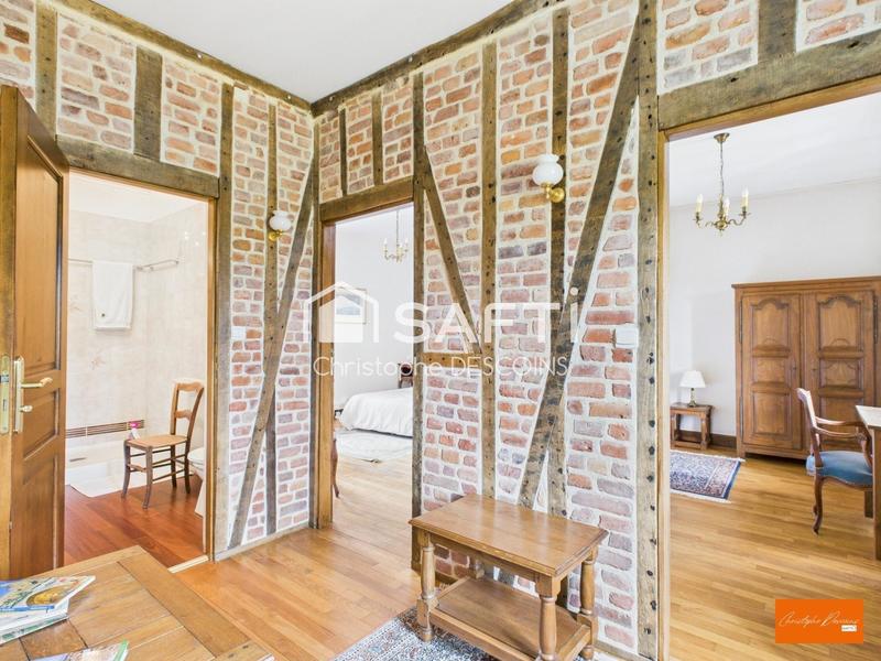 Maison - 220 m² - 8 pièces