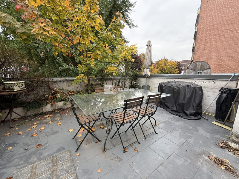 Maison - 207 m² - 9 pièces