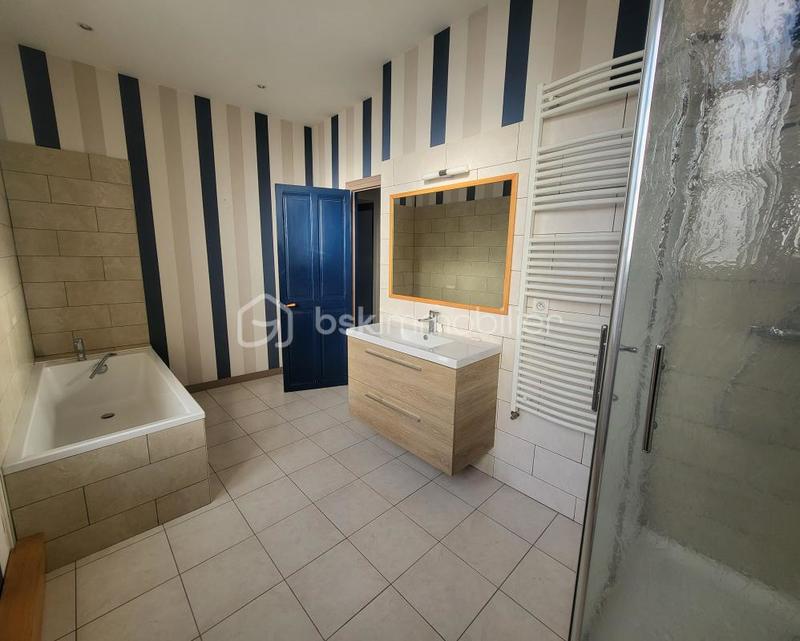 Demeure - 170 m² - 7 pièces