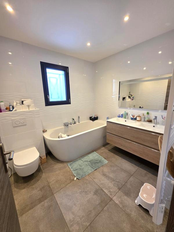 Maison contemporaine - 104 m² - 4 pièces