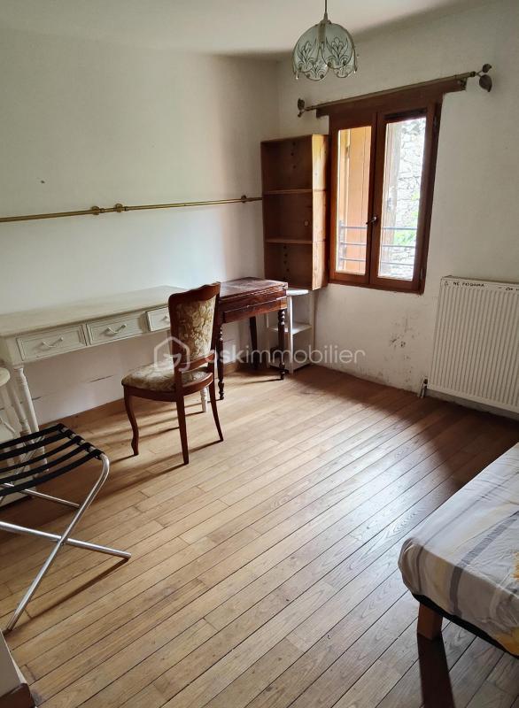 Maison en pierre - 204 m² - 9 pièces