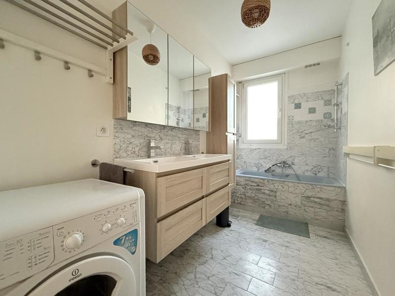 Appartement - 75 m² - 3 pièces