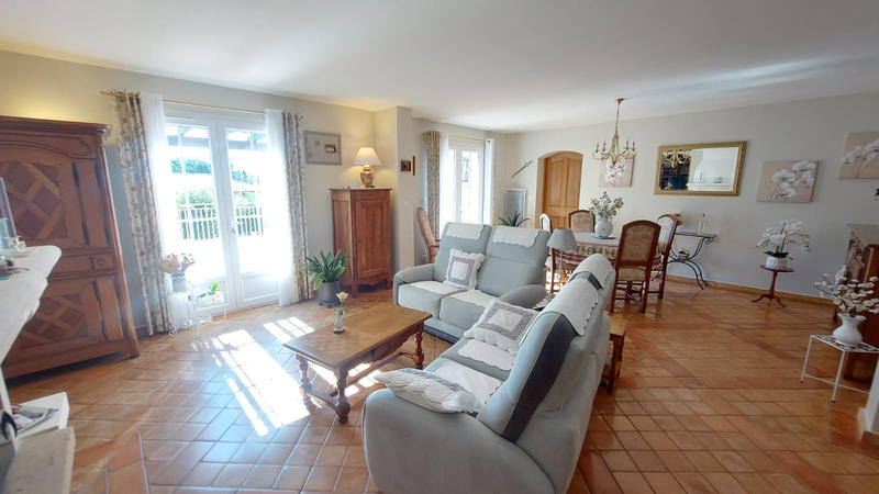 Villa - 145 m² - 6 pièces
