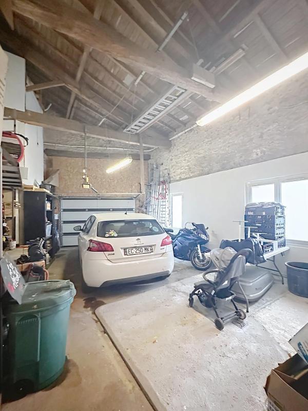 Maison en pierre - 254 m² - 7 pièces