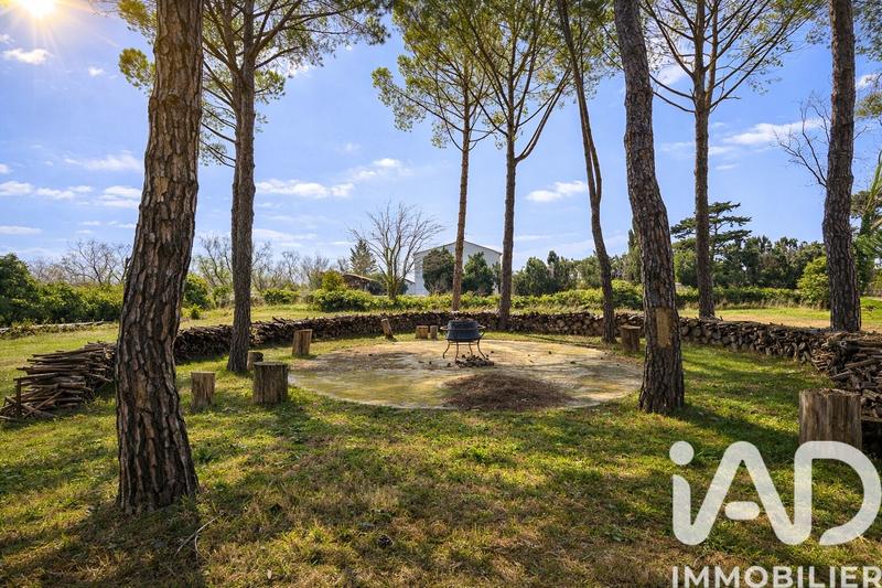 Maison - 423 m² - 8 pièces