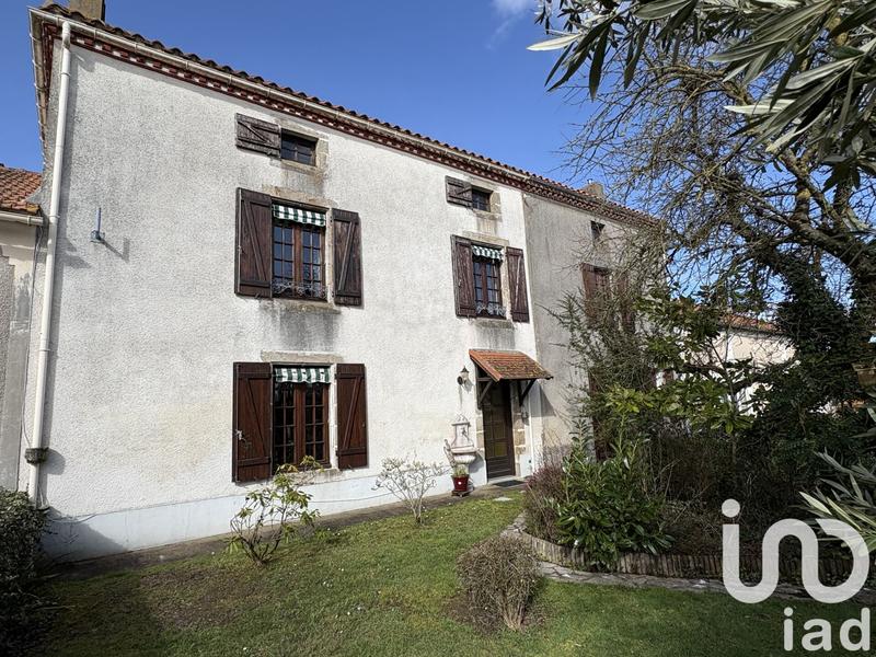 Maison - 220 m² - 7 pièces