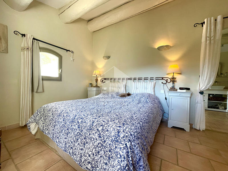 Maison - 228 m² - 8 pièces