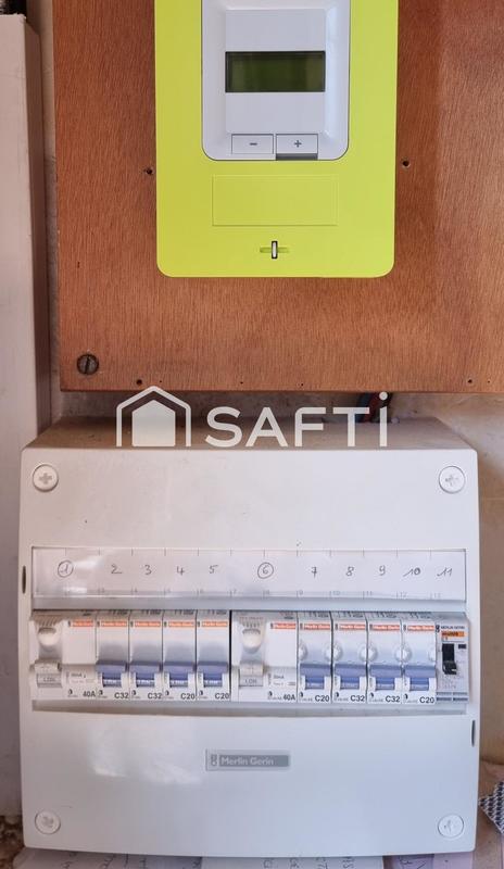 Maison - 225 m² - 7 pièces