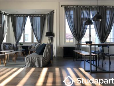 Chambre - 12 m² - 1 pièce