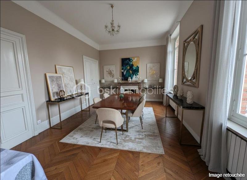 Demeure - 267 m² - 11 pièces