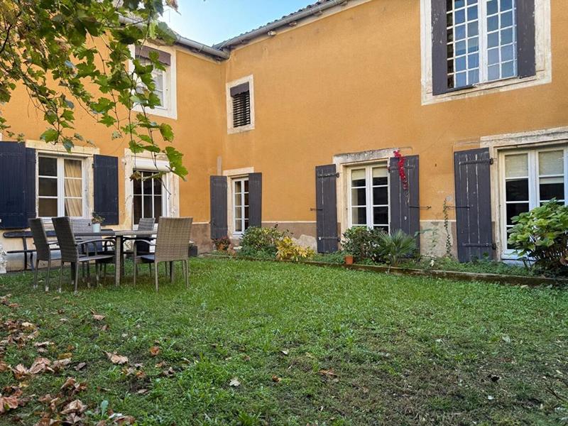 Maison en pierre - 245 m² - 6 pièces
