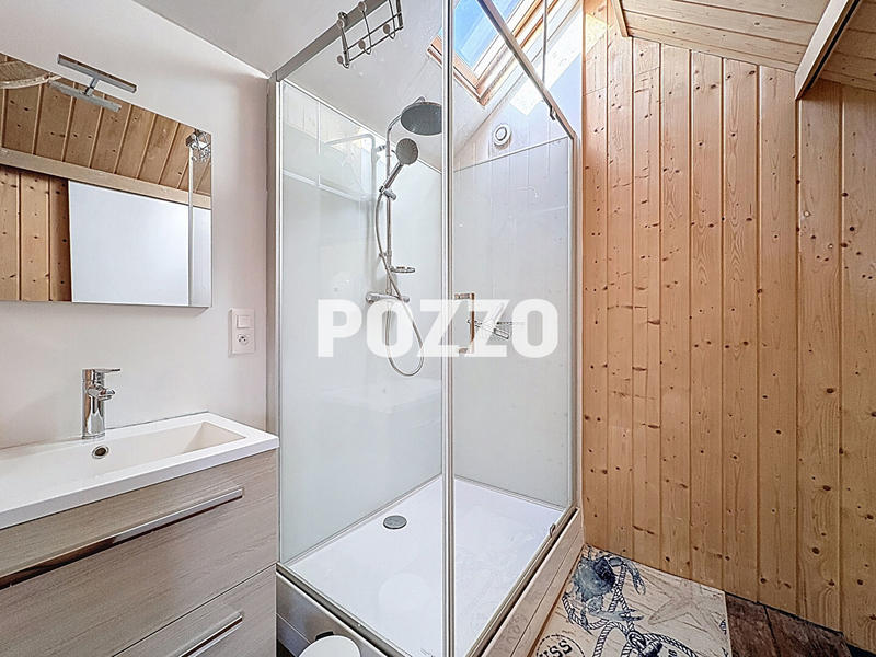 Maison - 178 m² - 9 pièces