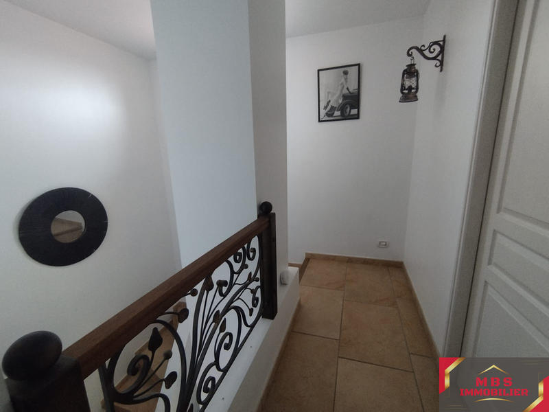 Propriété - 202 m² - 5 pièces