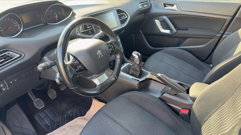 Peugeot 308 II 1.6 BlueHDi 100 Access Business