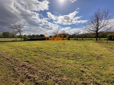 Terrain constructible - 739 m²