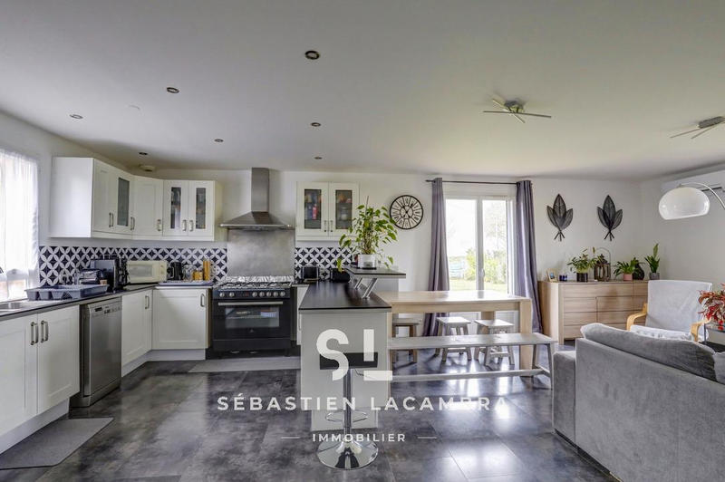 Maison - 98 m² - 4 pièces