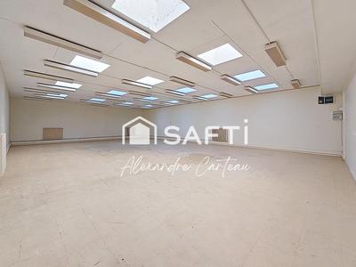 Local commercial - 700 m² - 10 pièces