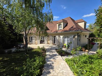 Maison - 185 m² - 7 pièces