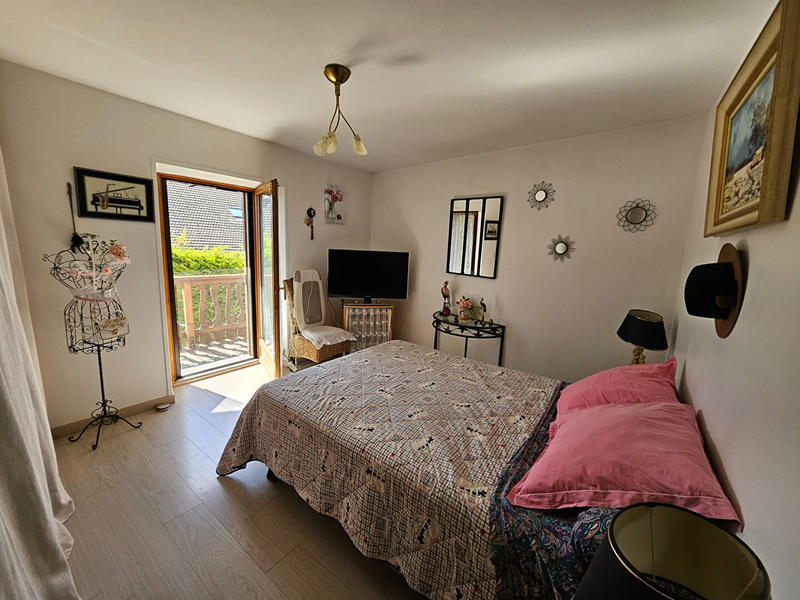 Maison - 328 m² - 8 pièces