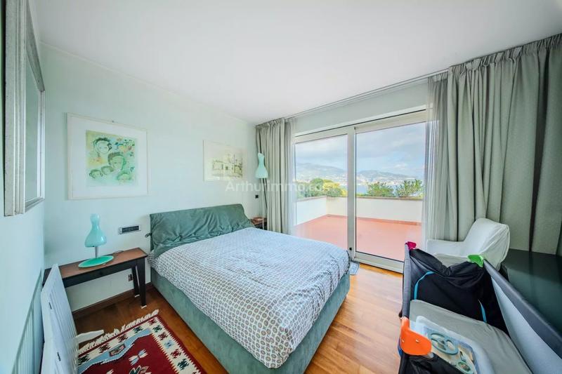 Maison - 379 m² - 8 pièces