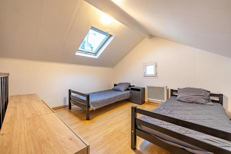 Appartement - 95 m² - 7 pièces