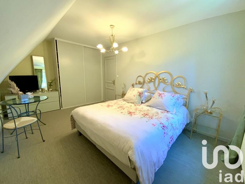 Maison - 221 m² - 9 pièces