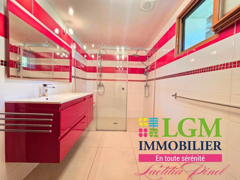 Maison - 200 m² - 7 pièces