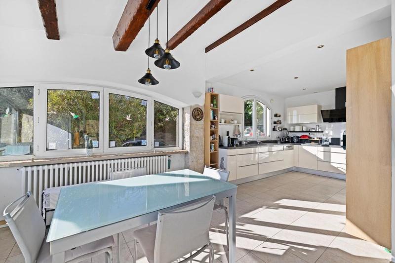 Villa - 195 m² - 6 pièces