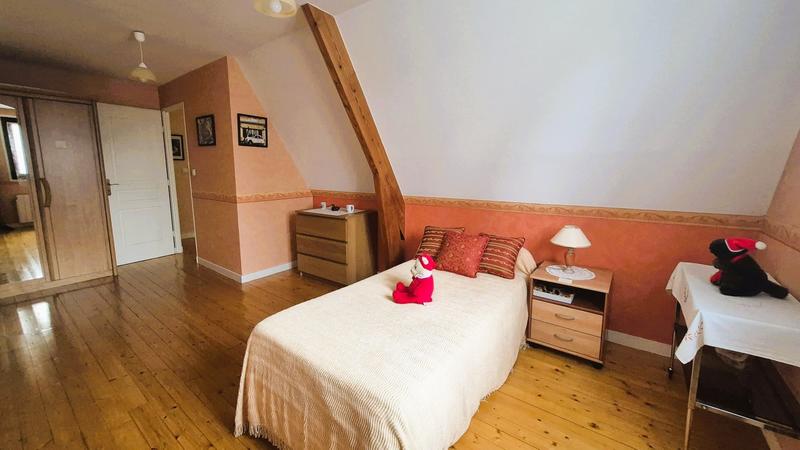 Maison traditionnelle - 178 m² - 7 pièces