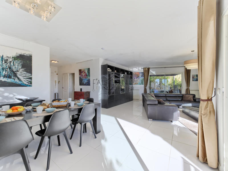 Villa - 165 m² - 6 pièces