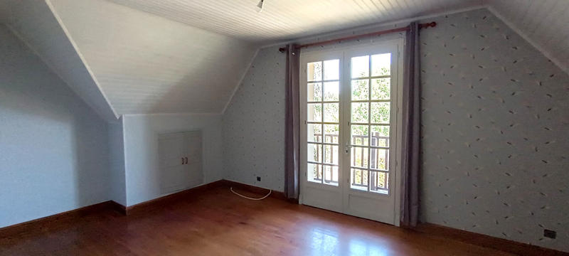 Maison - 205 m² - 8 pièces